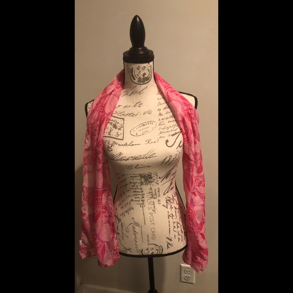 Pink seashell scarf - Picture 2 of 6